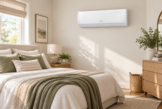 DELLA mini split AC cooling a bedroom